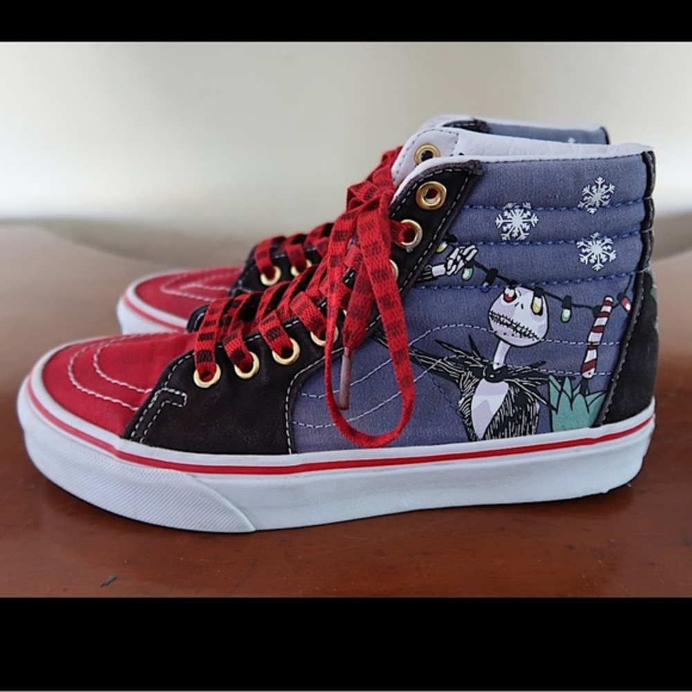 VANS Sk8-Hi NIGHTMARE BEFORE CHRISTMAS HI Woman 6 - Christmas Town Snowman‎